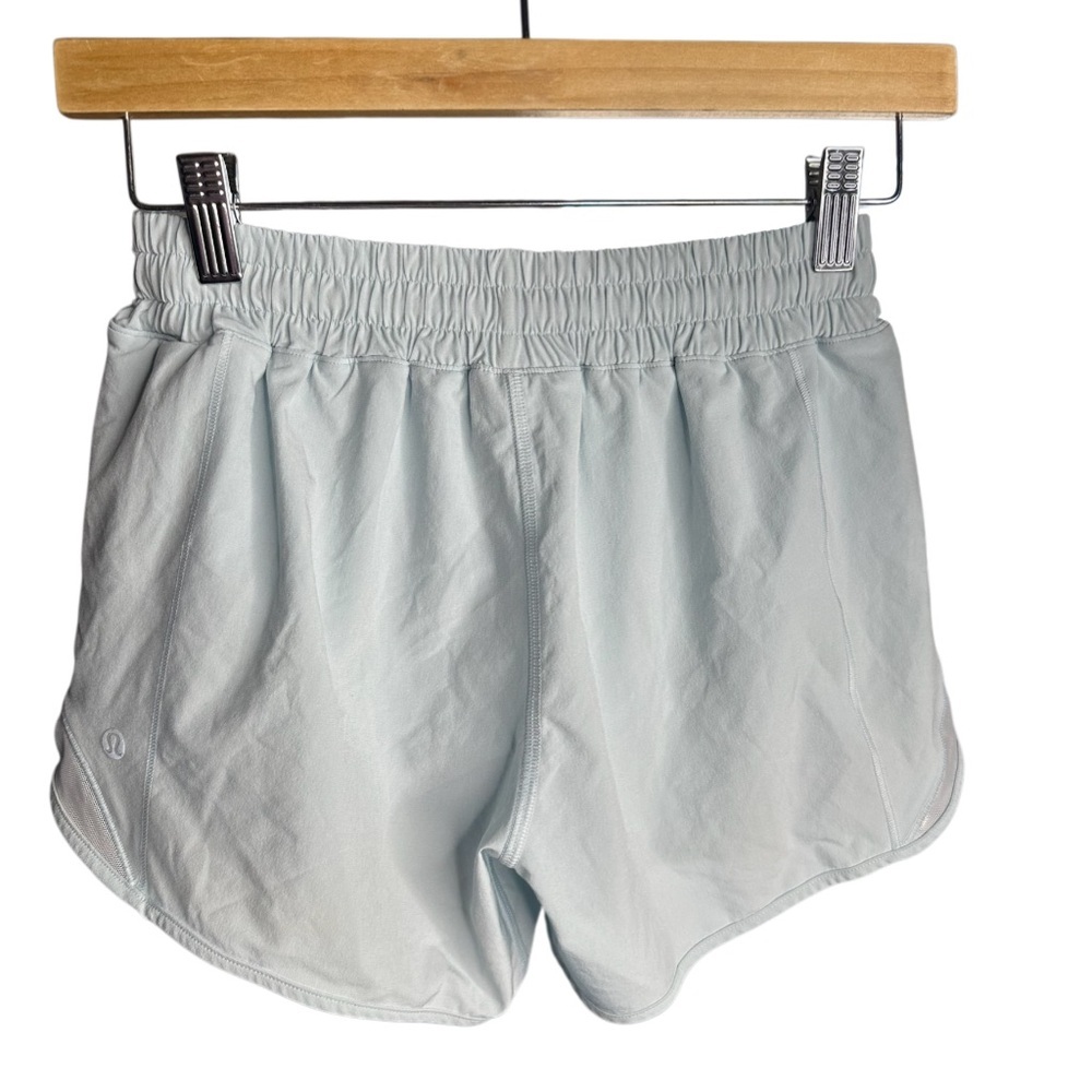 Lululemon | Hotty Hot Low-Rise Lined Short 4" Powder Blue | Size 4 - Picture 5 of 7